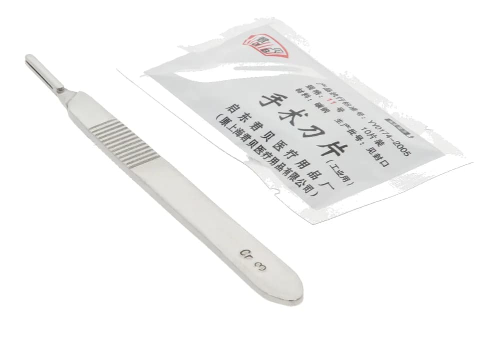 Super-Hard Stainless Steel Surgical Blades (Handle with 10pcs Blades ) - #3 handle w/ #11 blades